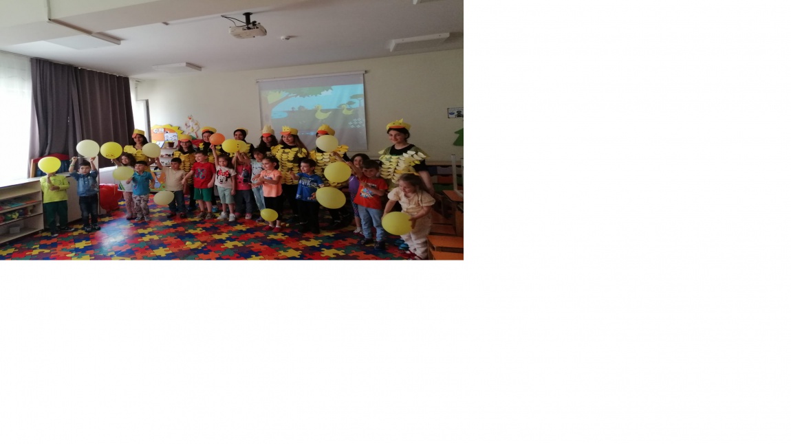 Borsa İstanbul Mesleki Teknik ve Anadolu Lisesi öğrencileri okulumuza gelerek çocuklarımıza rond gösterisi yaptılar. Balon hediye ettiler daha sonra çocuklarımızla birlikte dans ettiler.