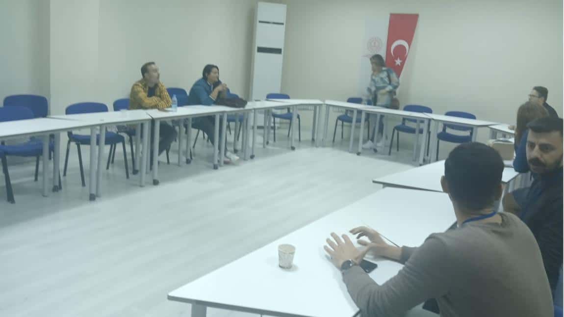Okulumuz öğretmeni Esra BOZKURT 14/18 Kasım 2022  tarihleri arasında  Aksaray Hizmetiçi Eğitim Enstitüsünde Zeka Oyunları Eğitici Eğitimi Kursuna katıldı.
